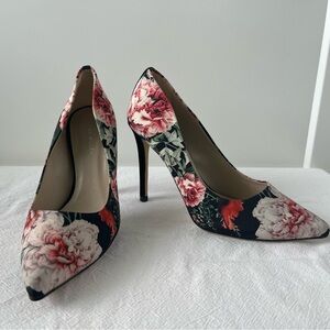 Karen Millen Black and Pink Floral Heels (like-new) (US Size 9, Euro Size 40)